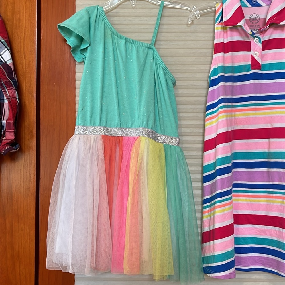 Bundle of four child outfits 3 dresses 1 romper size 4T-5 - Picture 7 of 15
